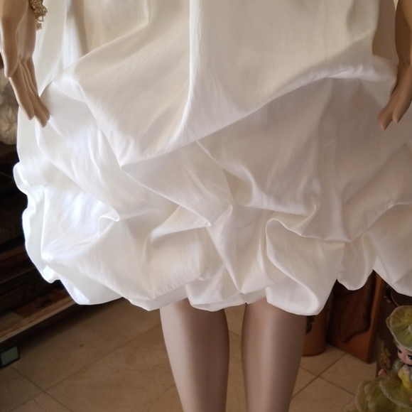 Gorgeous Pretty Maids Ivory Gown NWOT - Picture 3 of 5